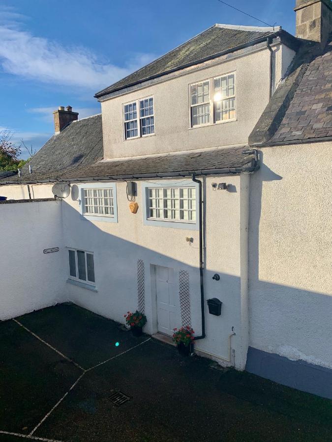 Hill House - Mews Town House, In A Quiet Private Close, In The City Centre Of Inverness. Екстер'єр фото